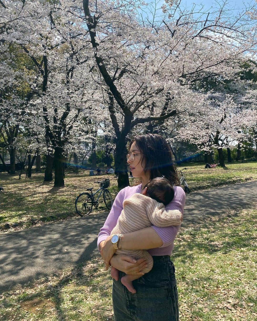 BENIのインスタグラム：「so many first time’s these days🌸🌸🌸 平和なふたりじかん  #hanami #navitimer #breitlingjapan  #breitling#squadonamission」