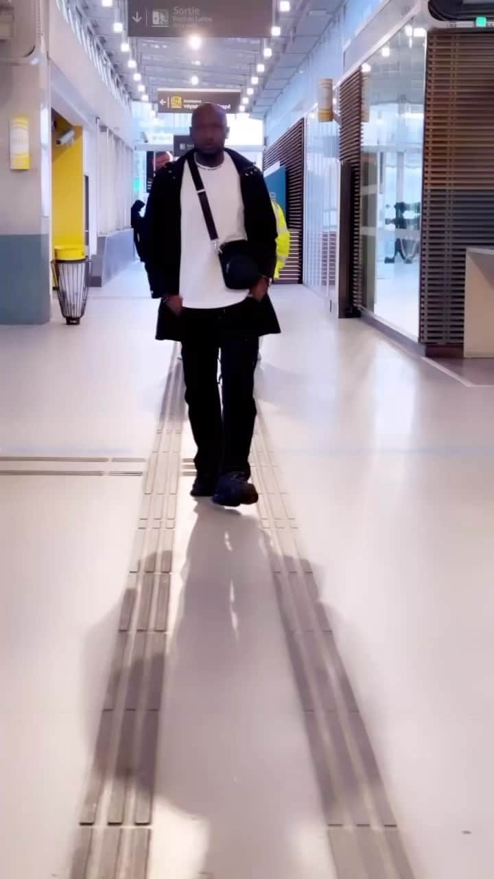 ジャック・ズアのインスタグラム：「how to start the day#🧠」