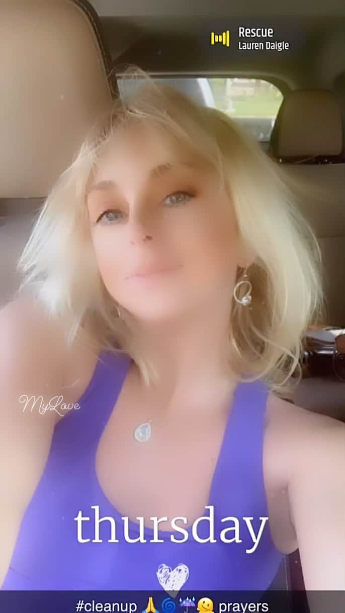 ケイディー・デニーのインスタグラム：「Love to family friends my soulmate ❤️❤️❤️ #happysaturday #feelalive 🩰🍦👒」