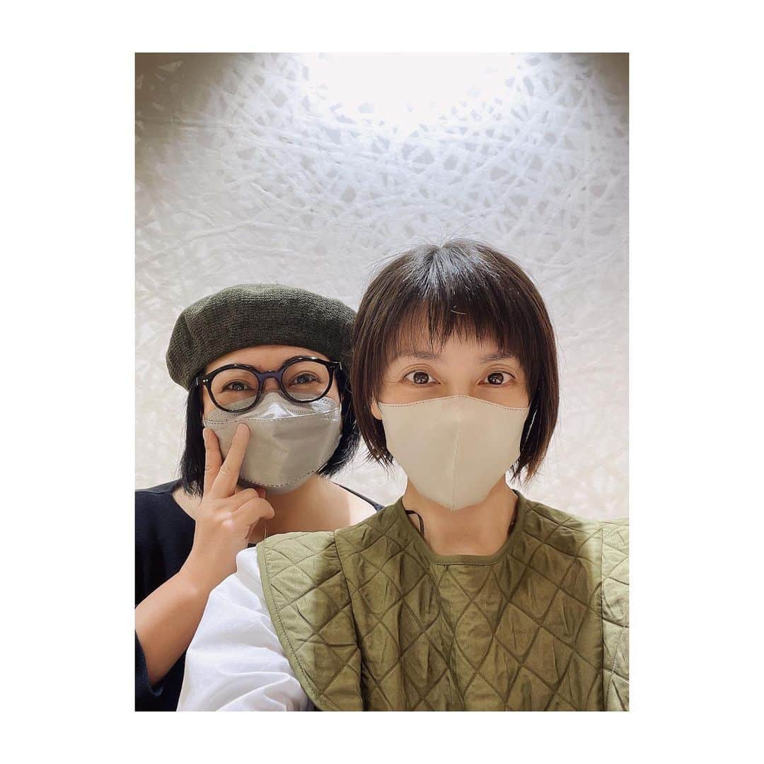 奥菜恵さんのインスタグラム写真 - (奥菜恵Instagram)「髪切ってもらった🤩 @emi_ohara_  さんと🫶🏻」3月25日 18時28分 - megumi_okina