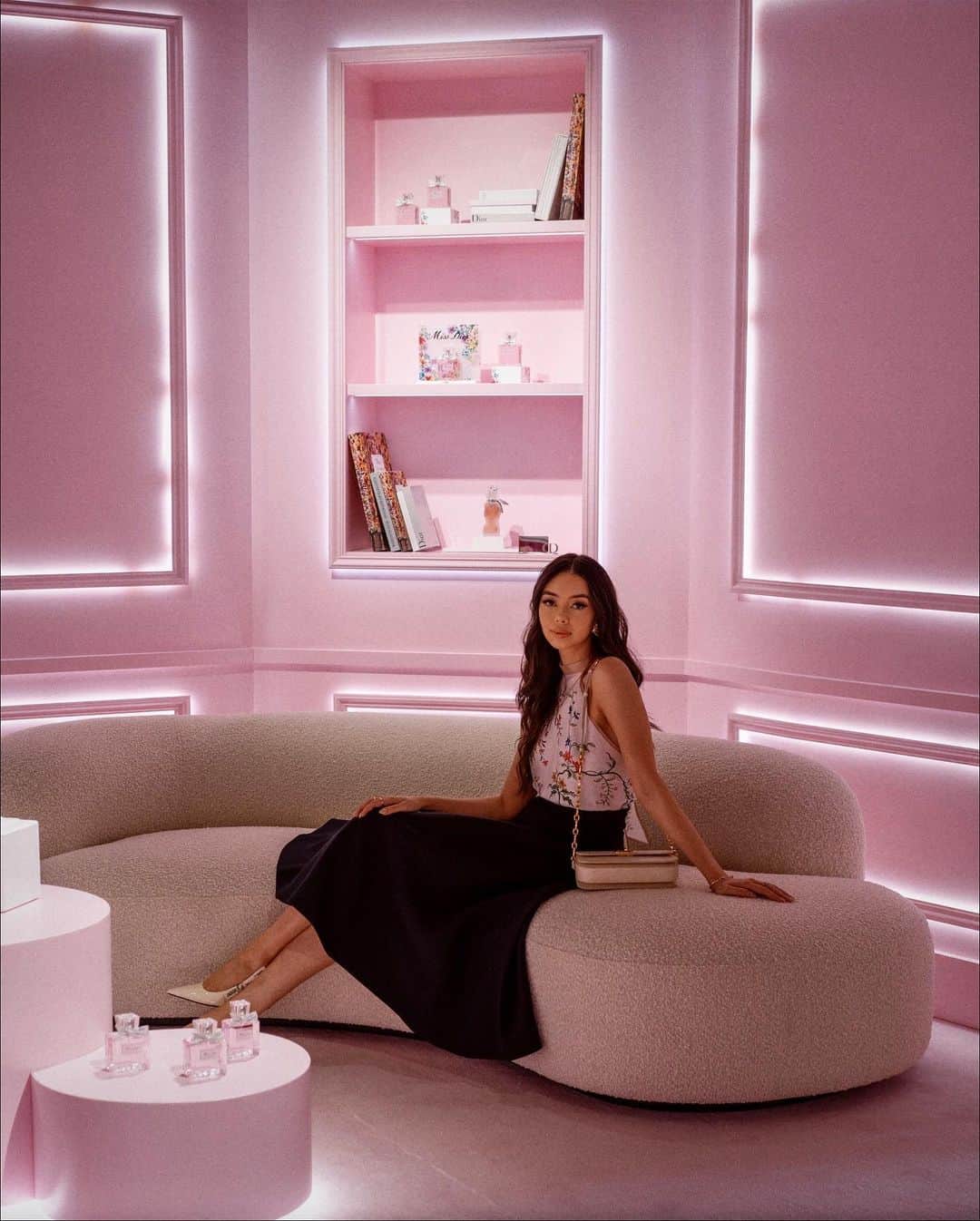 タラ・ミルクティーさんのインスタグラム写真 - (タラ・ミルクティーInstagram)「A complete Dior dream at the @diorbeauty 30 Montaigne Pop-Up Apartment. Make sure you check it out at The Rocks until Sunday! #DiorApartmentSydney ad」3月25日 18時39分 - taramilktea