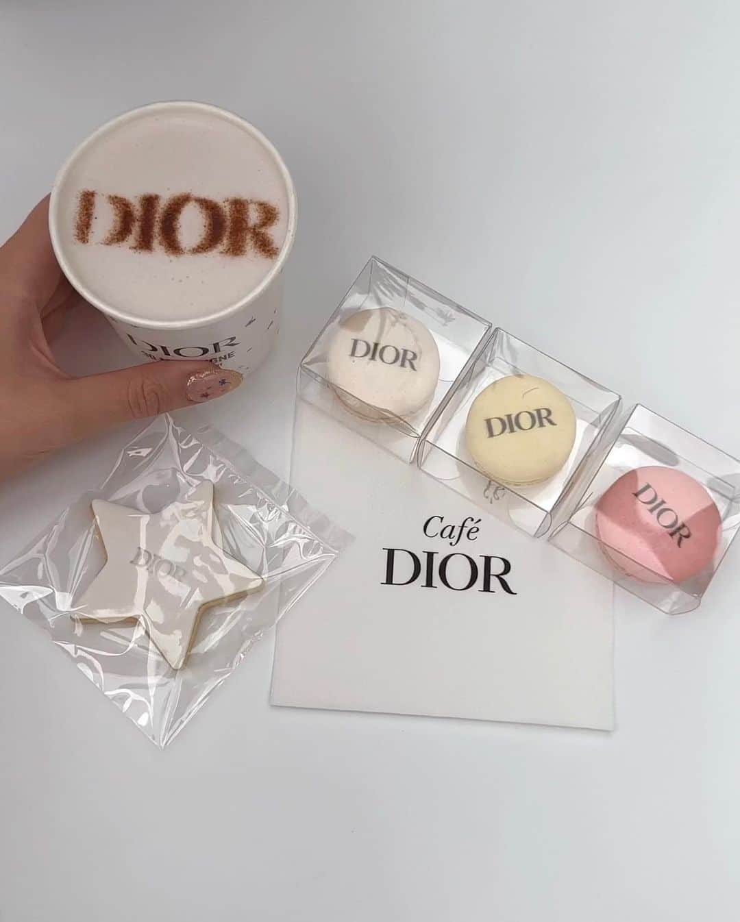 タラ・ミルクティーさんのインスタグラム写真 - (タラ・ミルクティーInstagram)「A complete Dior dream at the @diorbeauty 30 Montaigne Pop-Up Apartment. Make sure you check it out at The Rocks until Sunday! #DiorApartmentSydney ad」3月25日 18時39分 - taramilktea