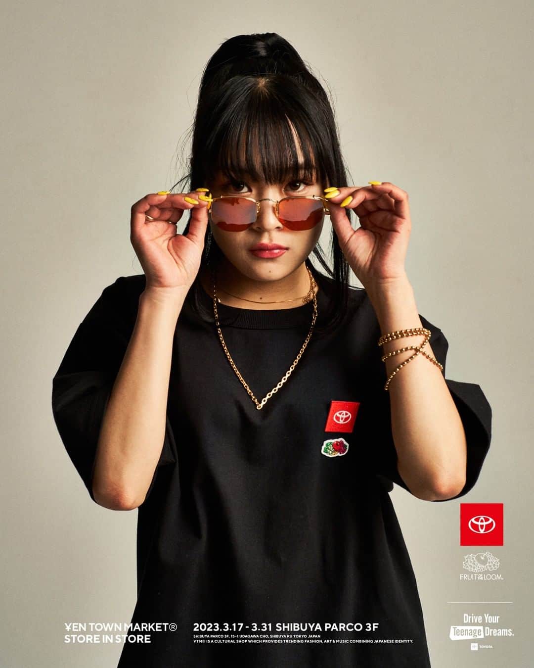 TOYOTAさんのインスタグラム写真 - (TOYOTAInstagram)「TOYOTA DYTD Collaboration Fruit Of The Loom | Lee  3⽉31⽇まで渋⾕PARCO 3階 @yentownmarket  にて、TOYOTA DYTDとLee、Fruit Of The Loomとのコラボ商品を販売中！  Leeのルックには⼈気お笑いコンビ、チョコレートプラネットの2⼈を起⽤！ Fruit Of The LoomのルックにはRIEHATA率いるRHTに所属し、様々なアーティストへの振り付けを⾏うReiNaとスケーターとして世界で活躍するKyonosukeの2⼈を起⽤！  スタイリッシュかつ⽇常⽣活においても着やすいアイテムなので要チェックです。  これらのアイテムに関してはYENTOWNMARKETのオンラインでも購⼊可能です。  TOYOTA DYTD,Lee and Fruit Of The Loom will collaborate with Yentownmarket on the 3rd floor of Shibuya PARCO from March 17 to March 31! The Lee look features two members of the popular comedy duo Chocolate Planet! Fruit Of The Loom‘s look features ReiNa, who belongs to RIEHATA-led RHT and choreographs for various artists, and Kyonosuke, who is active worldwide as a skater. The items are stylish and easy to wear in everyday life, and are a must-see. These items are also available online at YENTOWNMARKET.  #TOYOTA #トヨタ #dytd #driveyourteenagedreams #shibuyaparco #渋谷parco #ポップアップ #Lee #FruitoftheLoom #チョコレートプラネット #チョコプラ #ReiNa #kyonosuke #yentownmarket」3月25日 19時00分 - toyota_jp