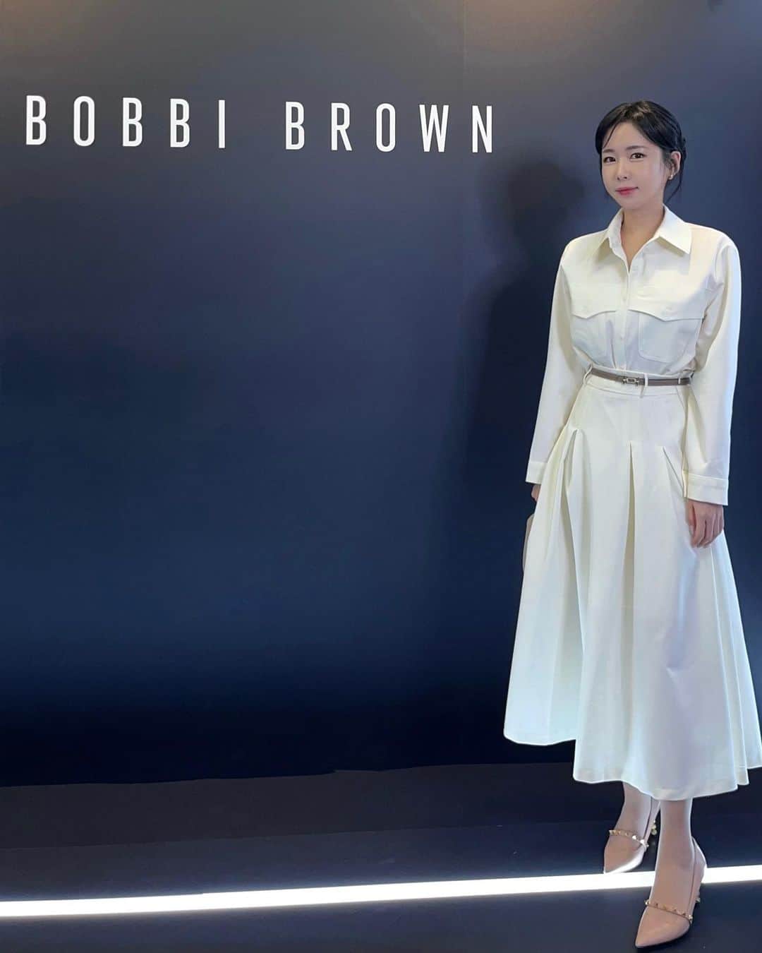 ウェイ のインスタグラム：「@bobbibrownkorea @bobbibrown 🖤🤍」