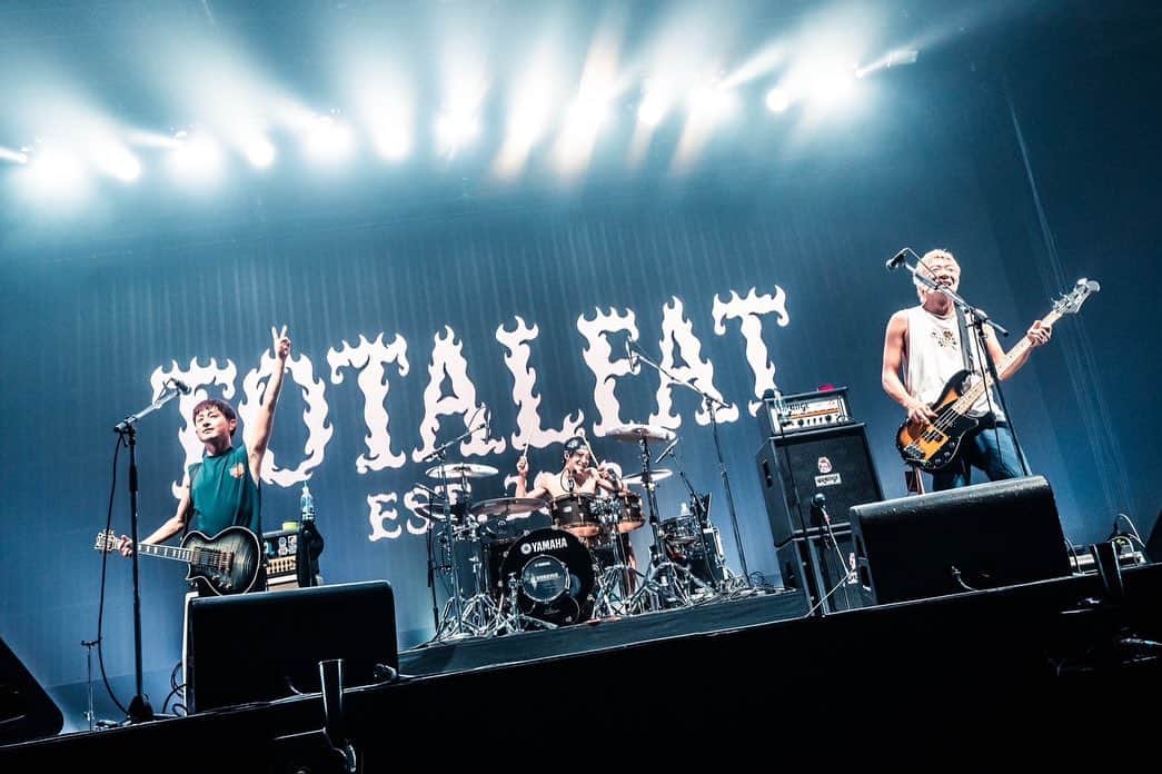 TOTALFATのインスタグラム：「PUNKSPRINGお帰りなさい！ そしてただいま。 また来年も集まれたら最高です🔥  Photo by @masaty_x」