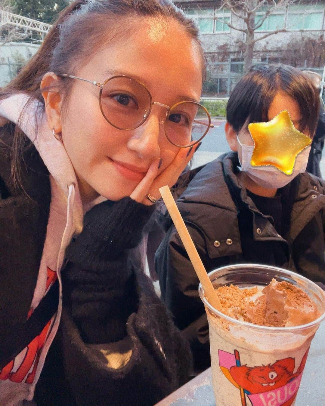 鹿沼憂妃さんのインスタグラム写真 - (鹿沼憂妃Instagram)「🍓🍇🍪🍫🥨🍭🧁🧽  年明け おねーちゃん家族が東京に来てくれて、 思い出たちいろいろ♡ （今更w）（おもに食べ物） 姪っ子甥っ子たんのリクエストで 原宿はほぼ毎日いった！笑 し、スポンジのケーキ（10枚目）と グミッツェルには何時間並んだだろう…🥹💓  今この写真たちを見返してて いちご飴（ぶどう飴）がめちゃくちゃ食べたい あと原宿で食べた長~いぐるぐるのポテトも！😋 . #原宿 #いちご飴 #ぐるぐるポテト #スポンジケーキ #グミッツェル #それ以外にも小籠包とか #食べまくり」3月25日 19時13分 - shika_0225