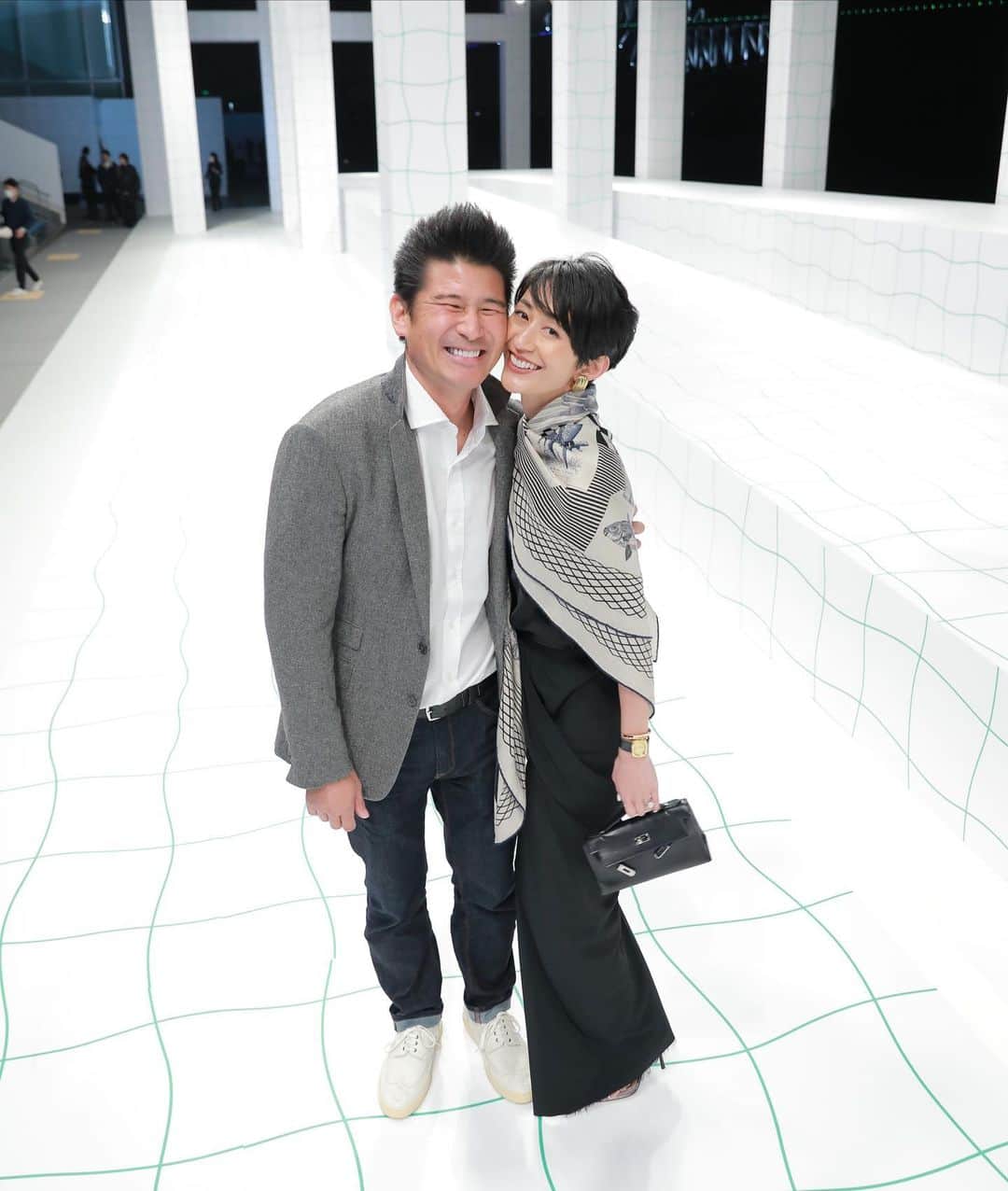 小堀ケネスのインスタグラム：「Date Night with Wifey at the Hermes Fashion Show!  今夜は鬼ママとエルメスのファッションショーデート！   @mariakamiyama @hermes   #notdrunk #hermes #datenight #happywifehappylife」