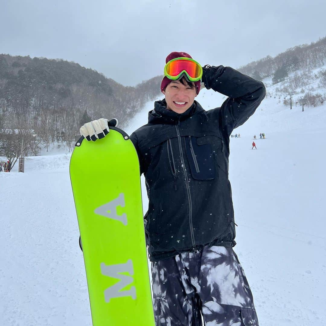 中道理央也のインスタグラム：「全部雪のせいだ☃️  #スノボ #志賀高原 #ホテルいたくら」