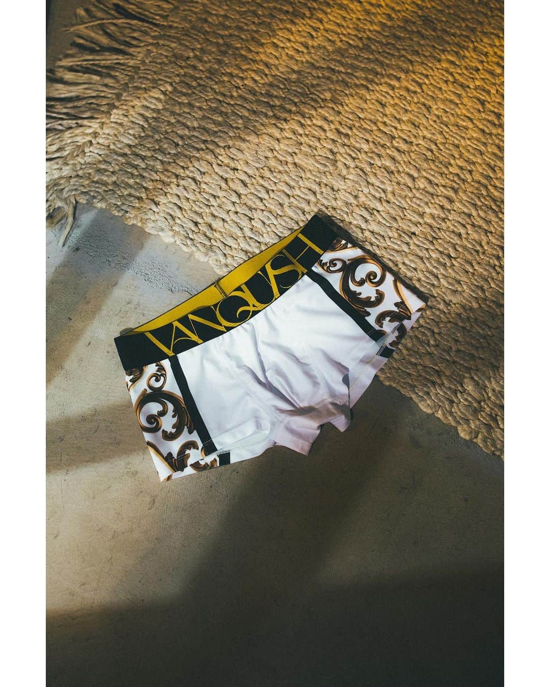 ヴァンキッシュのインスタグラム：「VANQUISH Spring Collection 2023.  Available Now.  ・Golden Baroque Decorative Design Underwear [VUW144]  #vanquish」