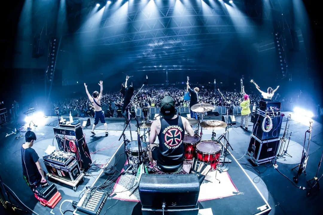 HEY-SMITHのインスタグラム：「3/25(土) 幕張メッセ “PUNKSPRING 2023” photo by @hayachinphoto」