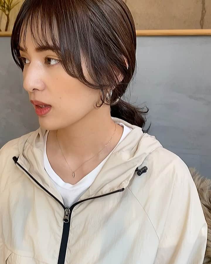 土田瑠美のインスタグラム：「伸ばすのに飽きたら 顔周りだけでも変えると素敵になり 随分印象が変わる🫶 結んだ時に前髪とサイドに隙間が出来て気になる方はおすすめです☺️」