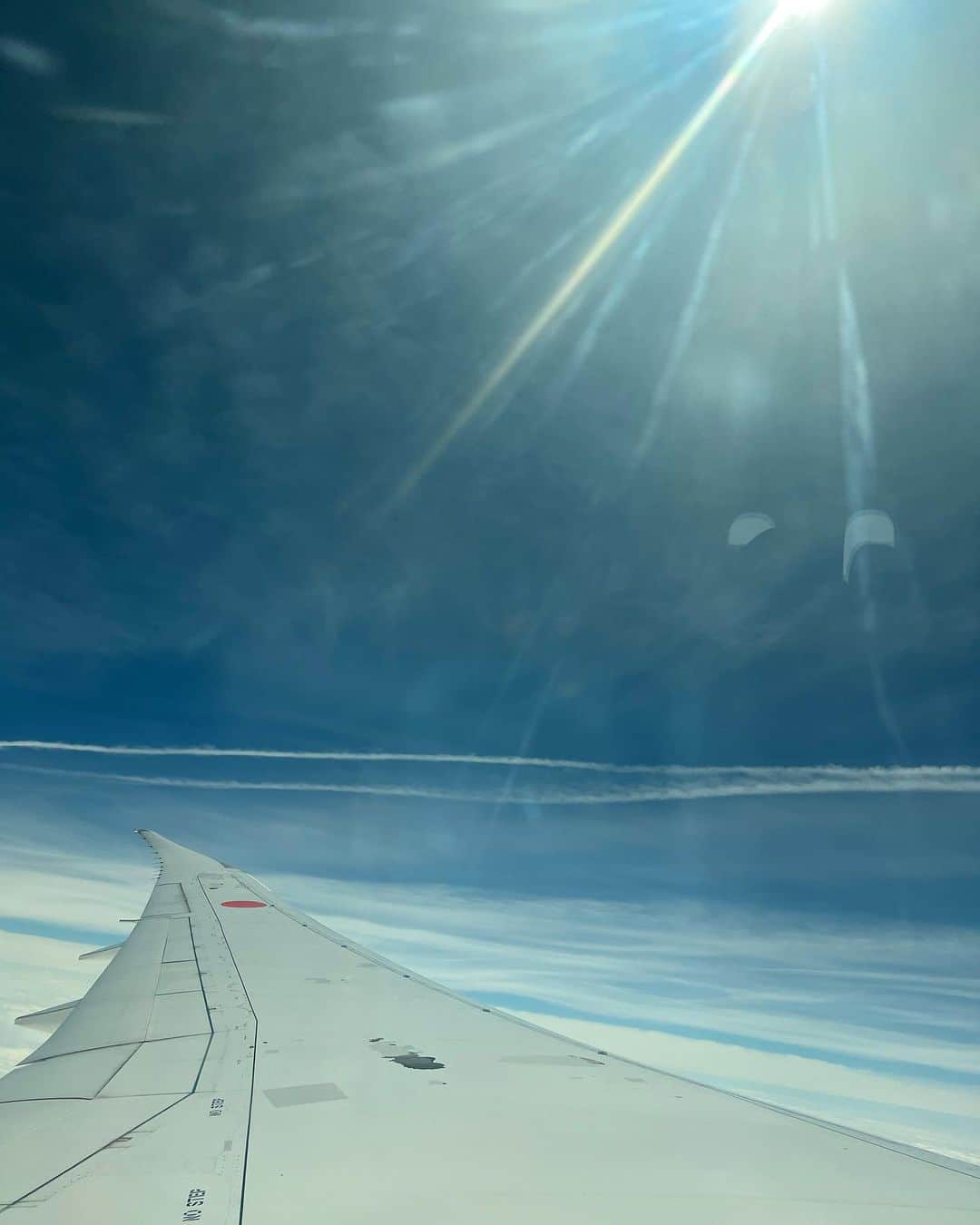 若森さちこのインスタグラム：「翼が見える席が好き  #✈️ #空 #雲 #sky #airplane   #福岡 #ありがとうございました #中嶋ユキノ」