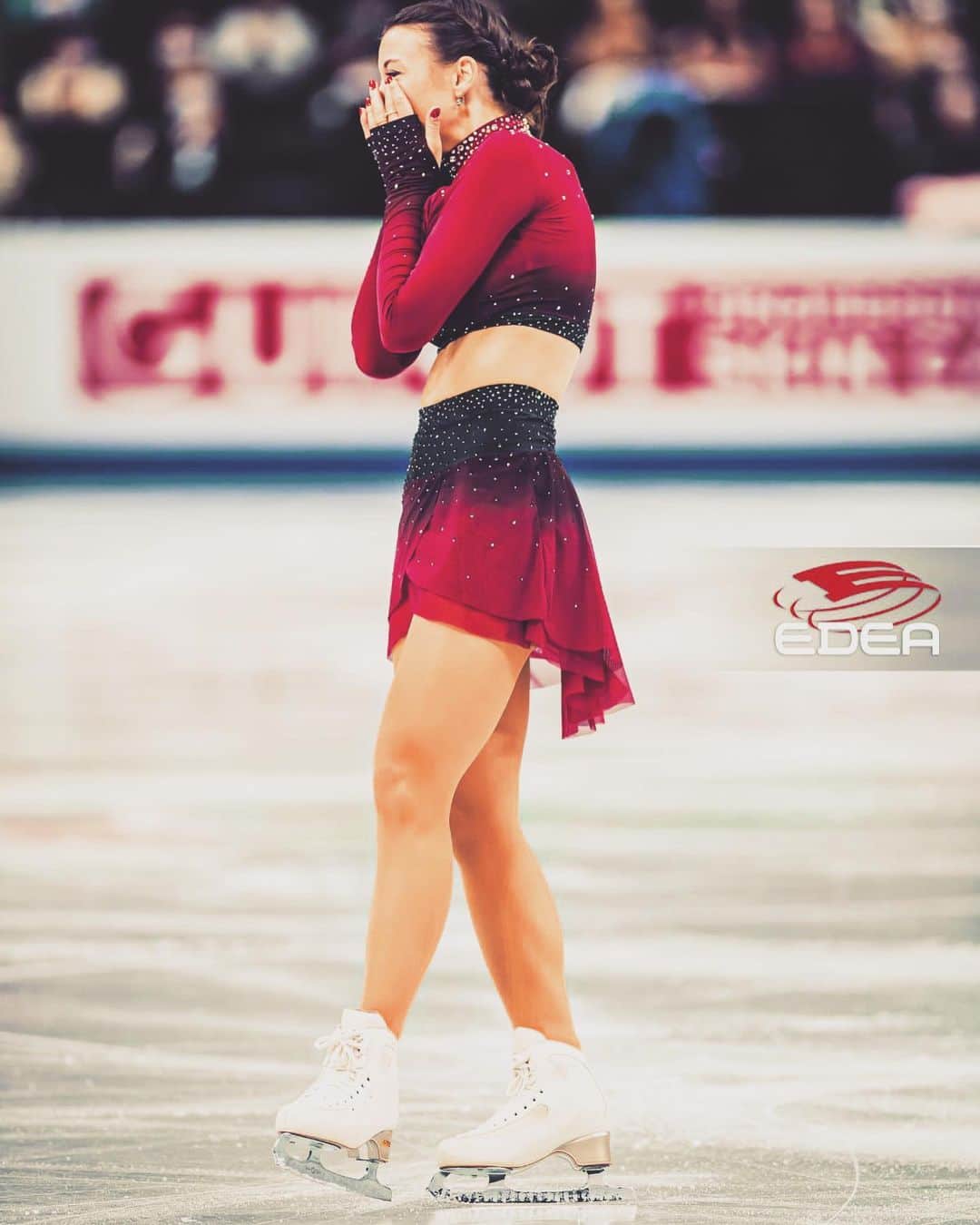 ニコル・ショットさんのインスタグラム写真 - (ニコル・ショットInstagram)「Moments like this ✨  There are no words to describe this feelings and emotions ❣️ It was a pleasure to skate in front of such an amazing crowd. To be in the TOP 10 of the world again and to skate my personal best result in my long career  is unbelievable.  I want to thank my team and family for the support ❣️ Thank you Japan 🇯🇵   #figureskating #worldchampionship #place7 #deutscheeislaufunion #teamdeutschland #deutschesporthilfe #spitzensportbundeswehr #autonomhealth」3月25日 20時08分 - nicole_schott