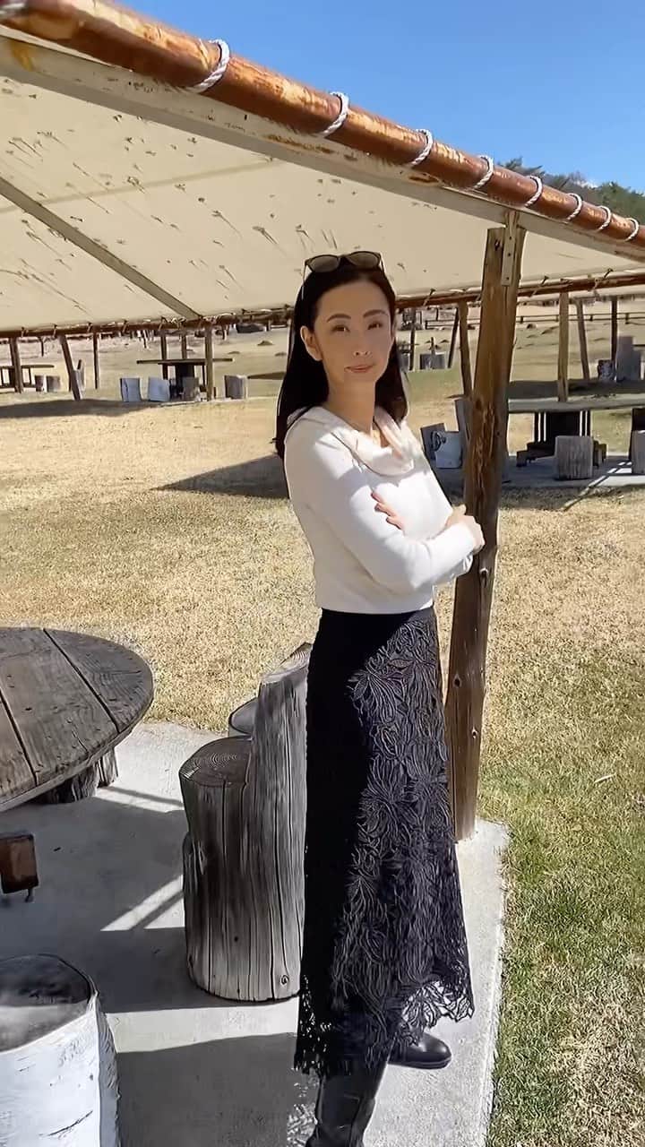 田村翔子のインスタグラム：「仕事で八ヶ岳へ。 早めに着いたので、八ヶ岳中央農業実践大学校に行ってみました😊 山々が連なる美しい眺めを楽しめる広大なキャンパス✨ 学生が羨ましいです❗️  #八ヶ岳#ライフスタイル#田村翔子#仕事#lifestyle#yatsugatake」
