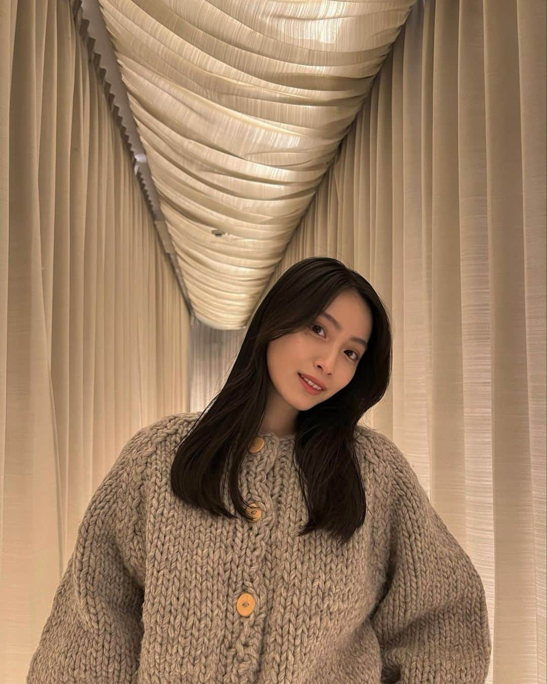 永井理子さんのインスタグラム写真 - (永井理子Instagram)「いまの時期は カーディガン率高め☁️」3月25日 20時01分 - riko_1221