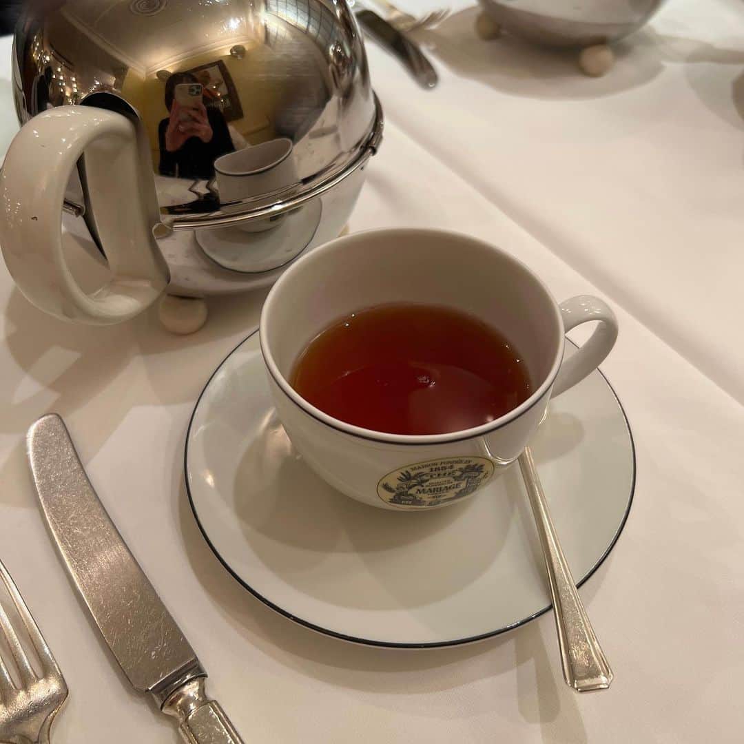 青島妃菜さんのインスタグラム写真 - (青島妃菜Instagram)「女子会の日。☺︎ 色んな紅茶の種類がある中で 高貴な香りっていう名前の紅茶を選んだよ☕️」3月25日 20時06分 - hina1226_01