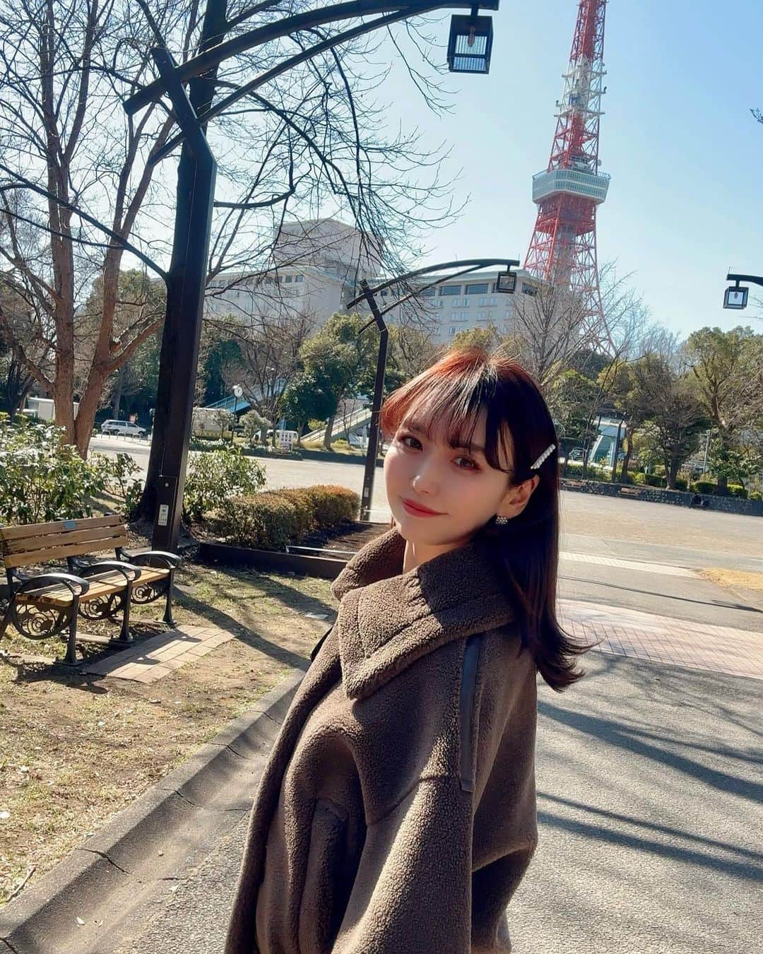 momoさんのインスタグラム写真 - (momoInstagram)「. いつしかの冬の東京タワー散歩🗼 はなちゃんとデート🫶🏻  . #東京タワー#散歩 #snidel#portrait」3月25日 20時16分 - momomonyan