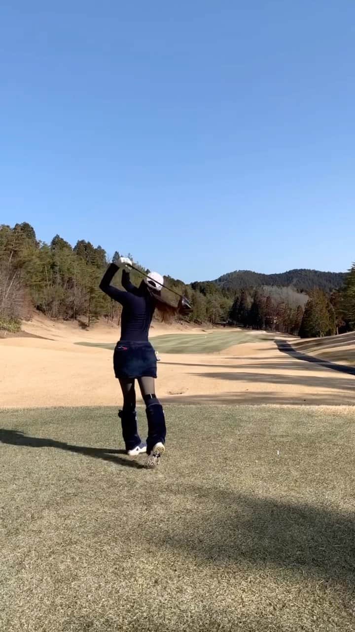 遠藤瞳のインスタグラム：「先月🏌️‍♀️苦手な打ち上げで バーディーチャンスだったのに ボギーしたりなんだりの 🔴108🫣 練習しよ🫣🔥  #ゴルフ  #golf #golflife」