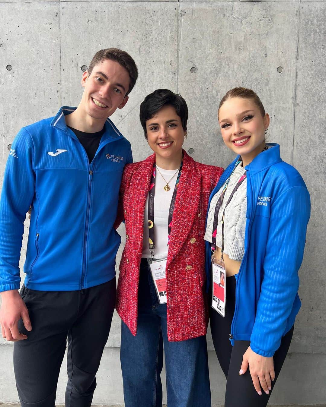 サラ・ウルタドのインスタグラム：「Behind the scenes of a great  week at Saitama Super Arena 🏟️🇯🇵   …Red carpet to go on the ice, the little zamboni machines and the origami Kiss&Cry are my personal favorites ♥️✨  #worldfigure #japan」