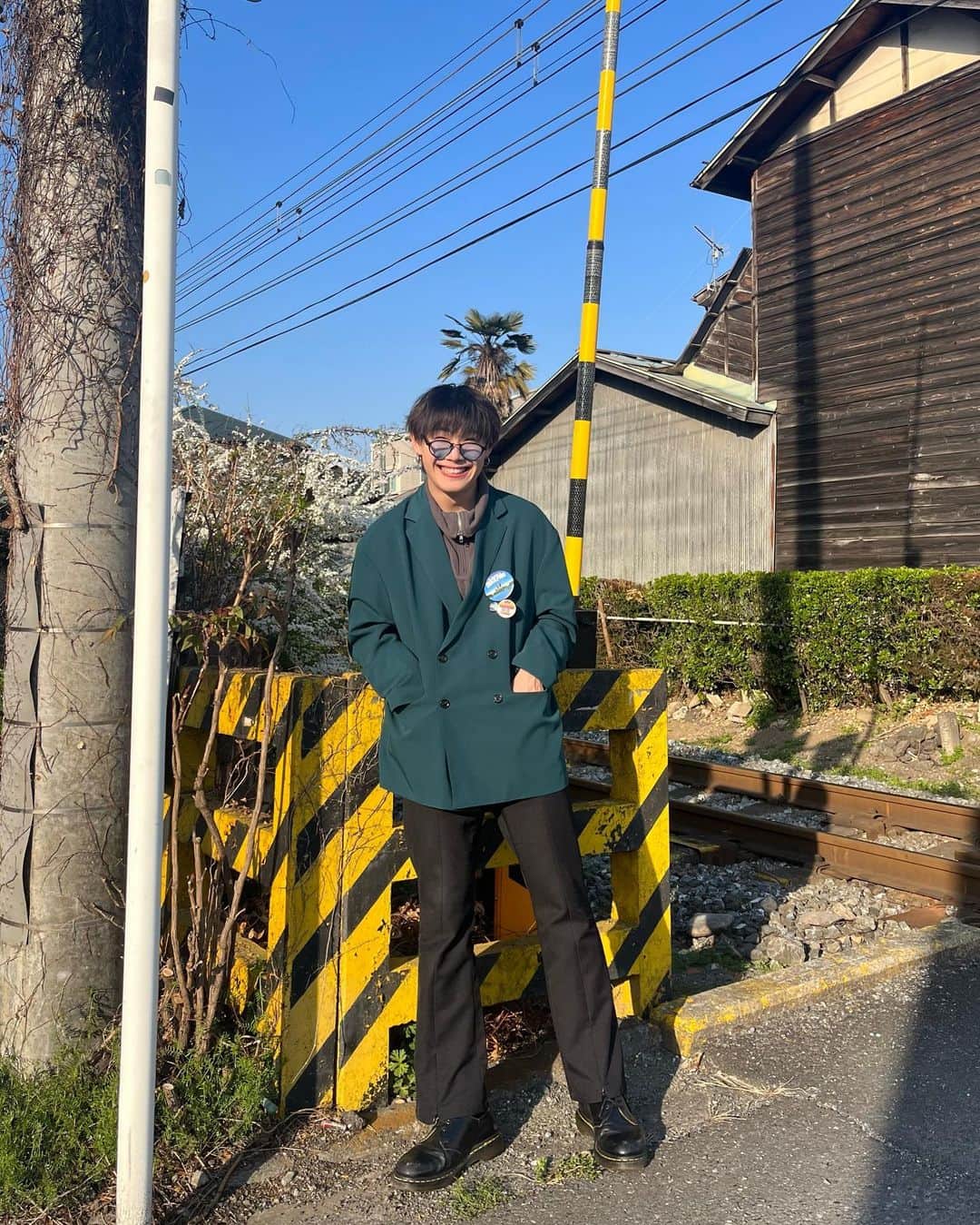 石原知哉さんのインスタグラム写真 - (石原知哉Instagram)「緑のジャケットお兄に買ってもらったお気に入りです🟩🟩」3月25日 20時29分 - tomoya_isihara