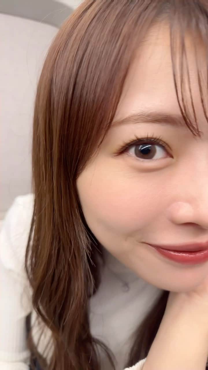高木由梨奈のインスタグラム：「まつ毛自慢👀 今回も綺麗にパーマしてもらった💭 ちなみにサロンは @tsukihi0601 ♡ 美容液もちゃんと塗ってるからまつ毛が本当に伸びた〜  #まつ毛パーマ」