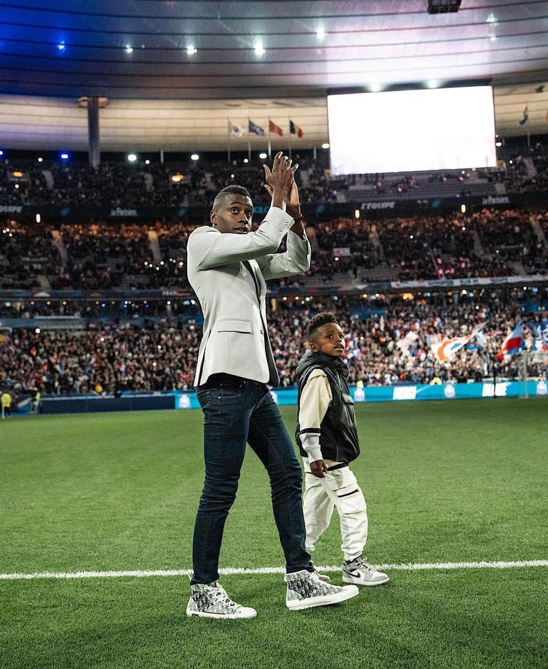 ブレーズ・マテュイディのインスタグラム：「La soirée parfaite 💙  Merci du fond du coeur pour l’accueil et merci les Bleus」