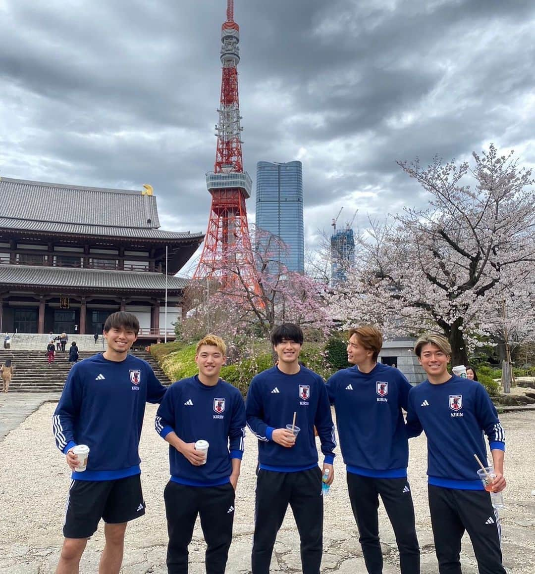 堂安律のインスタグラム：「🗼🌸🇯🇵」