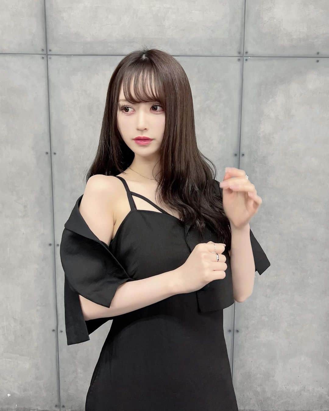 山本望叶さんのインスタグラム写真 - (山本望叶Instagram)「どう？  #ootd #code #コーデ #ブラックコーデ #モノトーンコーデ #ワンピース #dazzlin #meltthelady」3月25日 20時50分 - mikana.yamamoto