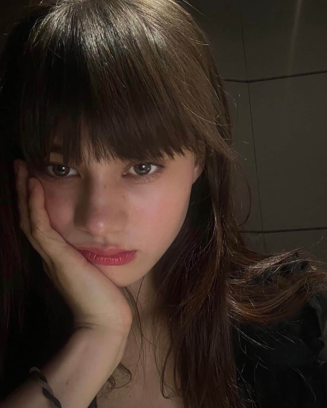 NiziUさんのインスタグラム写真 - (NiziUInstagram)「🖤🖤🖤🖤🖤  #niziu #nina」3月25日 21時06分 - niziu_artist_official