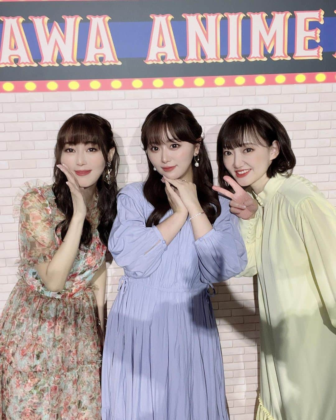 井口裕香さんのインスタグラム写真 - (井口裕香Instagram)「🧡💙💛 #animejapan2023  #ヤマノススメnextsummit  #KADOKAWA ブースステージにて  TVアニメ『ヤマノススメ Next Summit』 富士山登頂記念！アフタートークin AnimeJapan2023  キャストの #阿澄佳奈 ちゃん #日笠陽子 ちゃんと たのしく！かしましく！ 喋り尽くしてきました〜！！ 時間が足りない〜〜〜〜！！！笑  会場と配信と、ご覧いただき ありがとうございました😊🎉🗻✨  ヤマノススメ、だいすきです。 本当に本当に本当に、ありがとうございました！✨  きょうの素敵なhair and makeは 野﨑さ〜ん @nozaking42 ❣️❣️❣️ お洋服は @jillstuart.jp でした💎❄️💙 （なんか偶然もこと姉妹みたいな格好でした✌︎）」3月25日 21時16分 - ooo31_iguchiyuka_31ooo