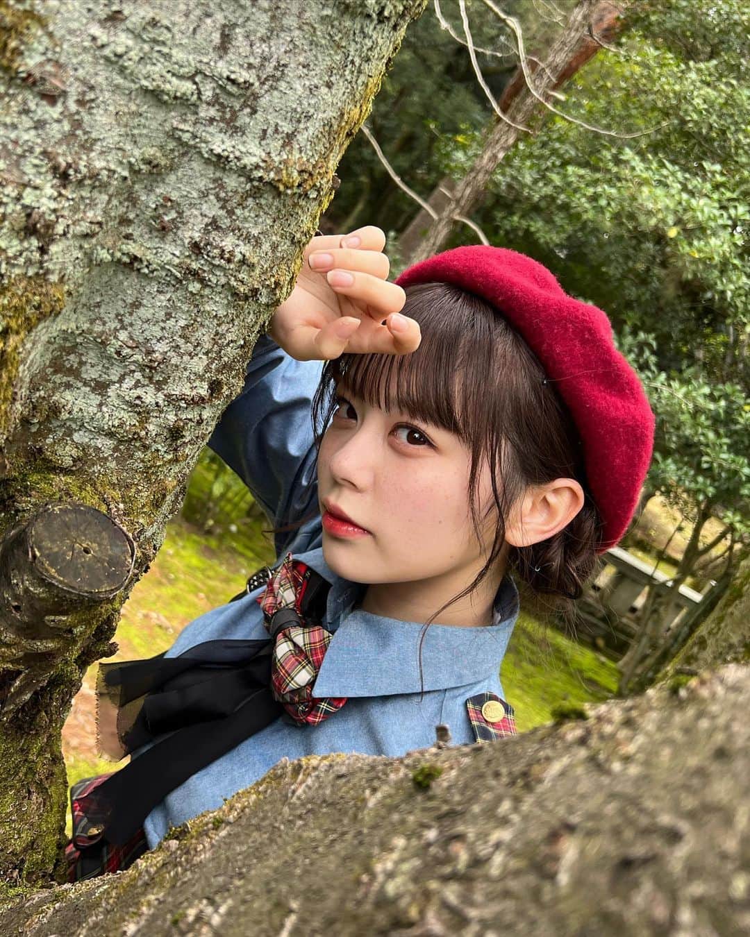 濵咲友菜のインスタグラム：「* 木とはま🌳 ⁡ ⁡ 卒業公演の日程が決まりました！ 4/15の18時開演です☺︎ ⁡ どんなドレスを着るのかどんな気持ちで迎えるのか私も楽しみです！ 劇場公演ラスト是非お待ちしてます☺️🫶🏻  #木 #モデルはま #エネルギーを感じてるはま #笑ってるはま」