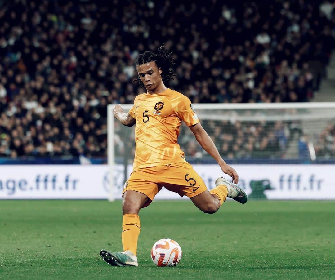 ナタン・アケのインスタグラム：「We need to reflect on last night, learn and move onto Monday. Thanks to all the travelling fans!」