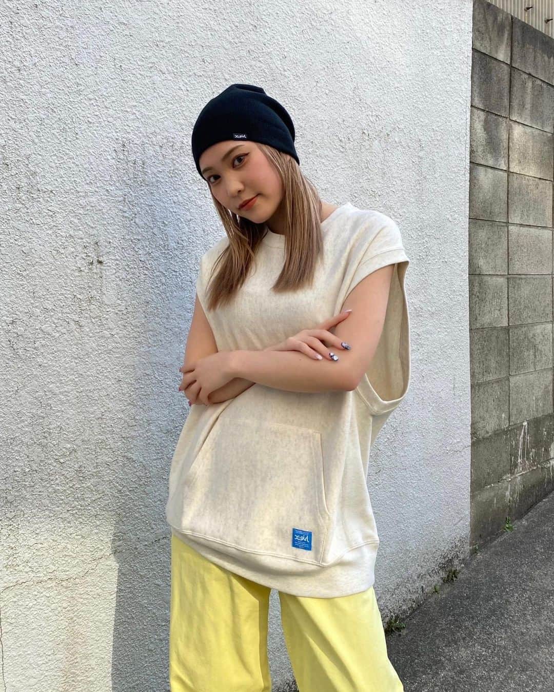 XGIRL_ootdのインスタグラム：「#xgirl_ootd @abibii92 160cm 　 X-girl store STAFF 　 ------------------------------------ ▪️X-girl × Champion  REVERSE WEAVE®︎ SWEAT VEST ￥9,900(税込) ▪️TWILL EASY PANTS ￥11,000(税込) ▪️3WAY KNIT CAP ￥5,500(税込) ------------------------------------ 　 #xgirl #xgirljp #エックスガール #ストリートコーデ #ストリート系女子 #ストリート女子 #ストリートファッション #champion #championreverseweave #reverseweave #チャンピオン #チャンピオンリバースウィーブ #リバースウィーブ」