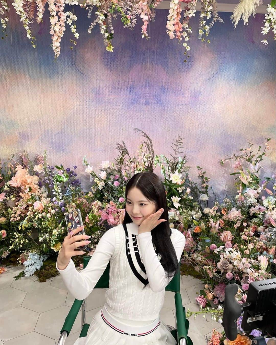 NiziUさんのインスタグラム写真 - (NiziUInstagram)「#🌷🌷🌷」3月25日 21時33分 - niziu_artist_official