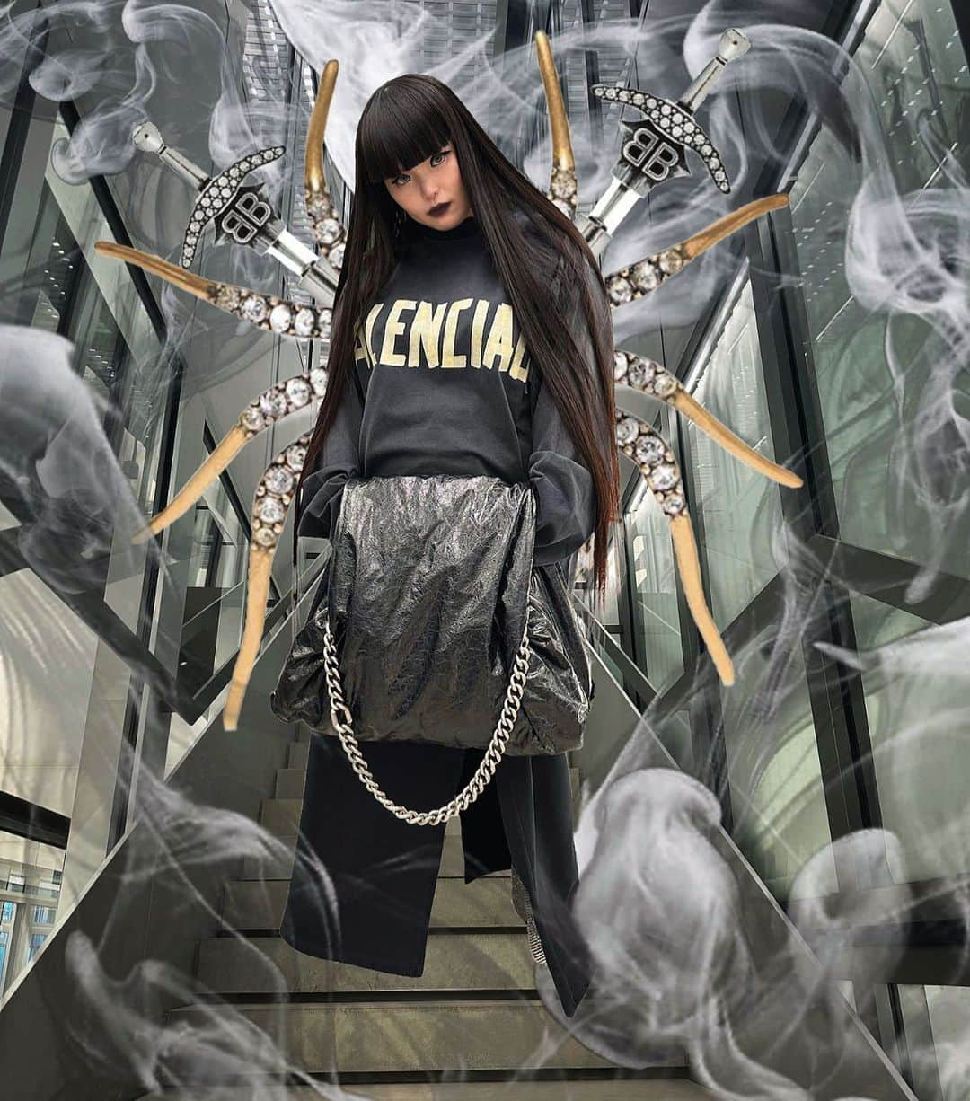 森山穂乃香さんのインスタグラム写真 - (森山穂乃香Instagram)「@balenciaga #balenciaga Who am I?🕷🕸 I can be many characters👽 That's my superpower🌪️」3月25日 21時34分 - honokamoriyama_official