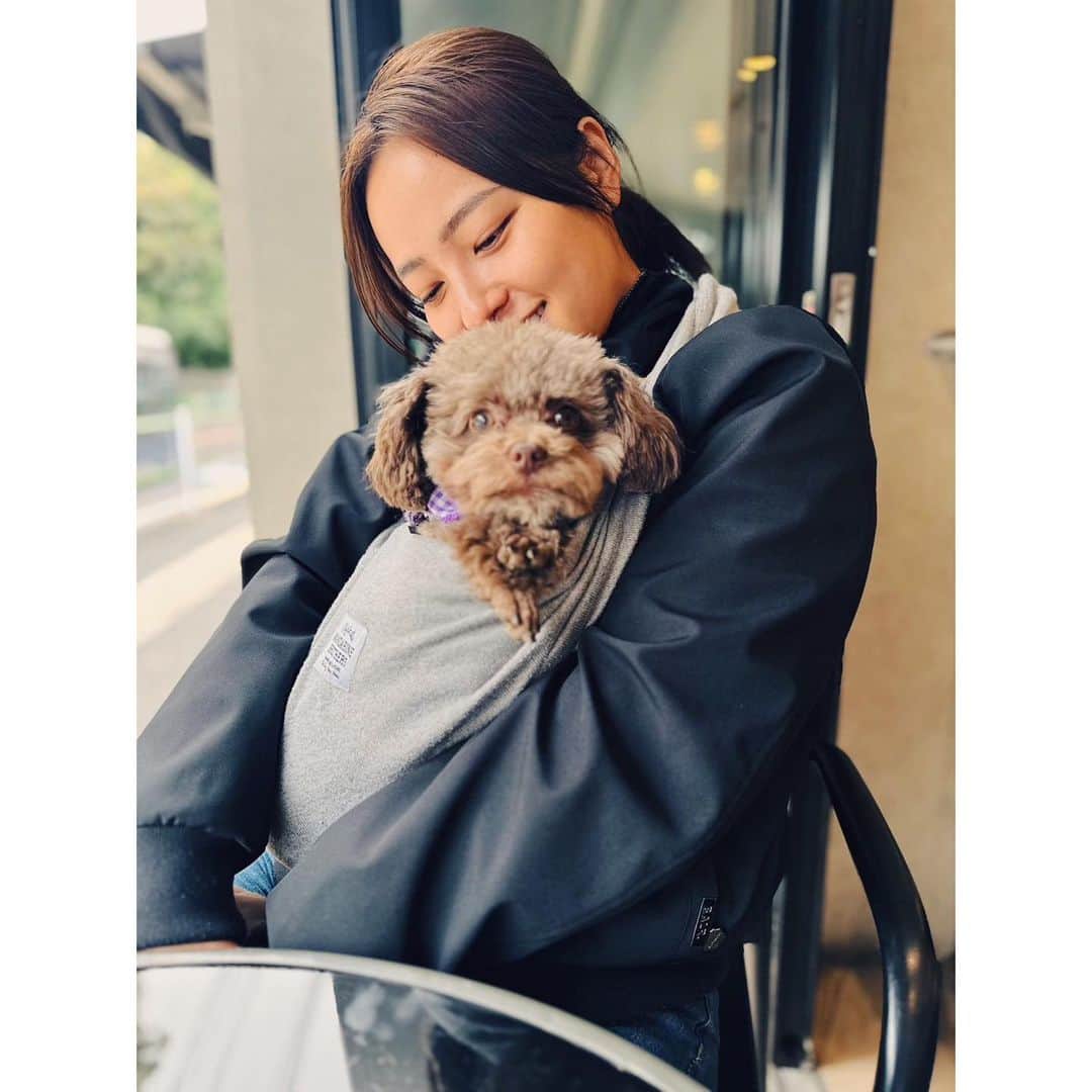 水崎綾女のインスタグラム：「Which picture do you like the best?  どの写真も愛おしい…♡ 一緒にいるだけで癒される。 すーき。」