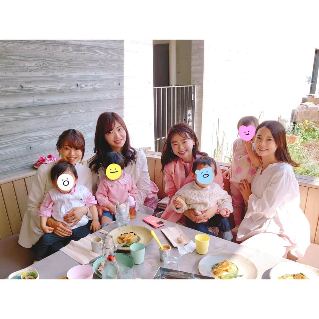 のインスタグラム：「3月の定例会💗 ひな祭りが近かったのでドレスコードはピンク×白✨  池袋の公園「イケサンパーク」内にあるカフェEAT GOOD PLACEはテラス席を貸し切りで使わせて頂いて、子どもたちものびのび過ごせたー！！💕  としまキッズパークは予約制だから混みも気にならずいろんな遊具を楽しめました🚲  豊島区すごい…池袋すごい😳」