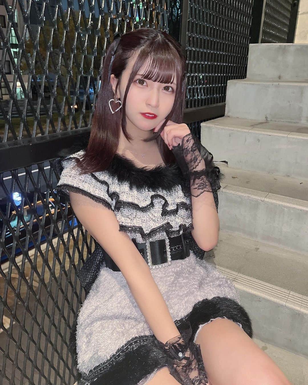 ちはるのインスタグラム：「. そえば暗髪インスタに載せてなかったね、  #アイドル#衣装 #idol #ハーフツイン #外ハネ #ヘアアレンジ #tflers #instagood #follow」
