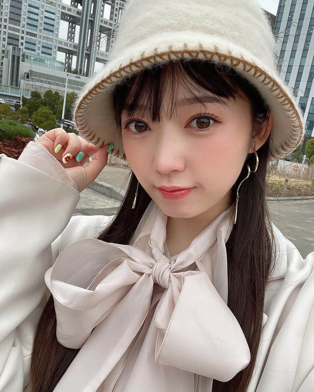 山岸理子さんのインスタグラム写真 - (山岸理子Instagram)「* 🐈‍⬛💡☁️ ⁡ #tsubaki_factory #山岸理子 #りこーで 👧」3月25日 22時06分 - riko_yamagishi.official