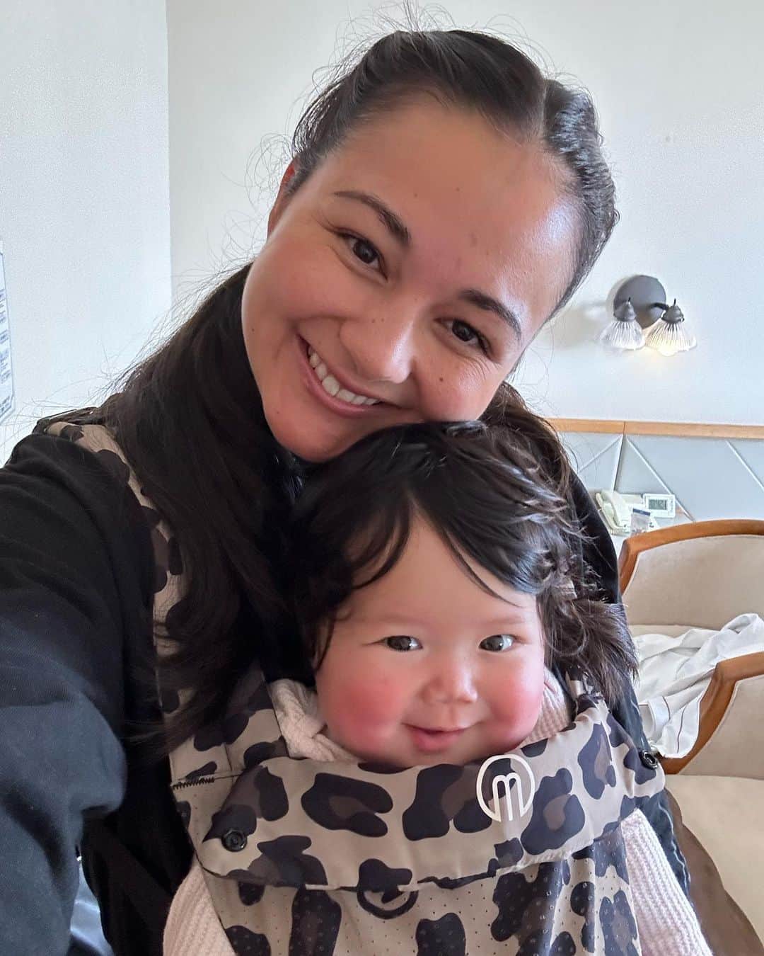 エリナ シルカのインスタグラム：「Game day 🙌🔥  広島の旅、終始ご機嫌なベビーでした💯」