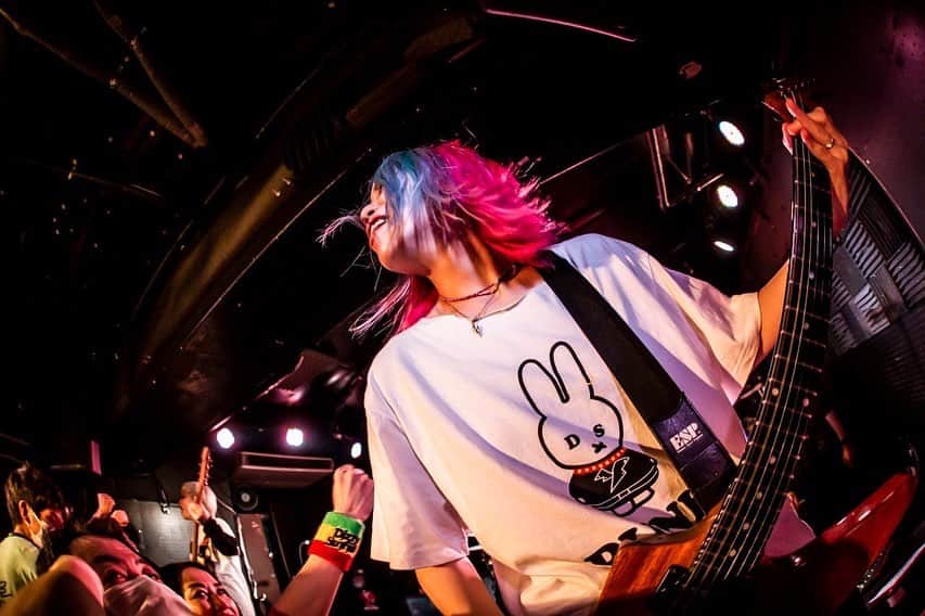 あやぺたのインスタグラム：「CAFFEINE BOMB TOUR 2022ｰ2023 2023.3.4 (SAT)  八戸FOR ME  みんなと近いってまじで最高〜 灼熱すぎるのも最高〜 八戸最高〜  📸 @hayachinphoto   #COUNTRYYARD #IRIEBOYS #CBT20」