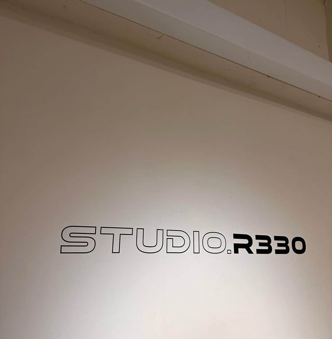 宮川大輔さんのインスタグラム写真 - (宮川大輔Instagram)「#STUDIO.R330 #studior330  #2023ss #ローラに久しぶりに会いました #楽しかった！ #オーガニックコットン #お洋服ぜんぶ良かった‼️ #偶然河村康介大先生‼️ #わろた！ #ローラありがとう😊」3月25日 22時31分 - miyagawadai