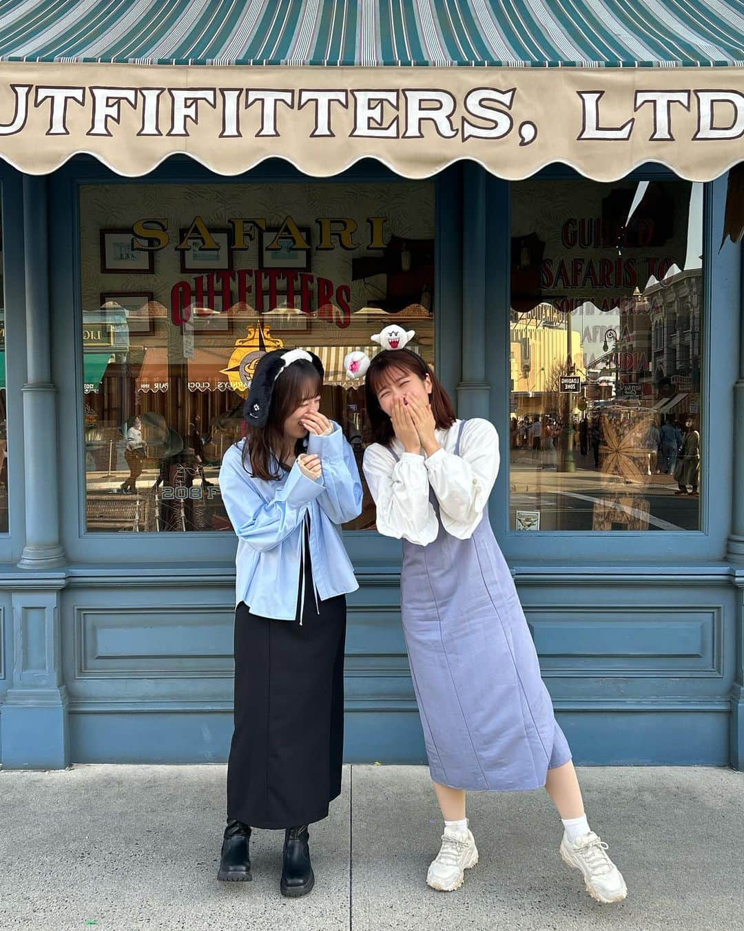 坂田茉世のインスタグラム：「大学の頃からの親友ちゃんとユニバ！！！ 学生の頃、年パス持ってたの懐かしい🎡💫✨ ハリドリが1番好きな乗り物です〜」