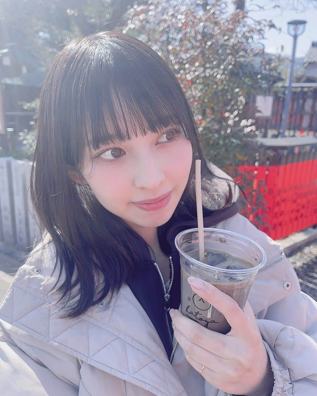 沖口優奈のインスタグラム：「毎年恒例の車折神社に行った後 近くの八十八良葉舎でほうじ茶ラテ 実際にお茶立てて入れてもらえるから濃厚で美味しい🍵  #京都　#お茶 #八十八良葉舎」