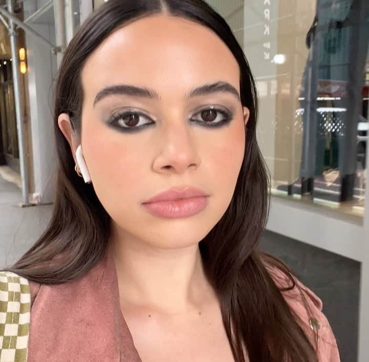 のインスタグラム：「LIFE LATELY🌞🧚‍♂️🧡💕💁🏻‍♀️✨💃🏻🪩」