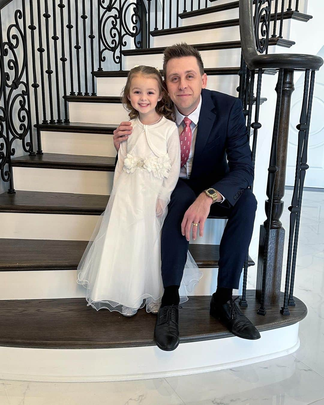 ローマン・アトウッドさんのインスタグラム写真 - (ローマン・アトウッドInstagram)「Our first father daughter dance ❤️」3月26日 10時37分 - romanatwood