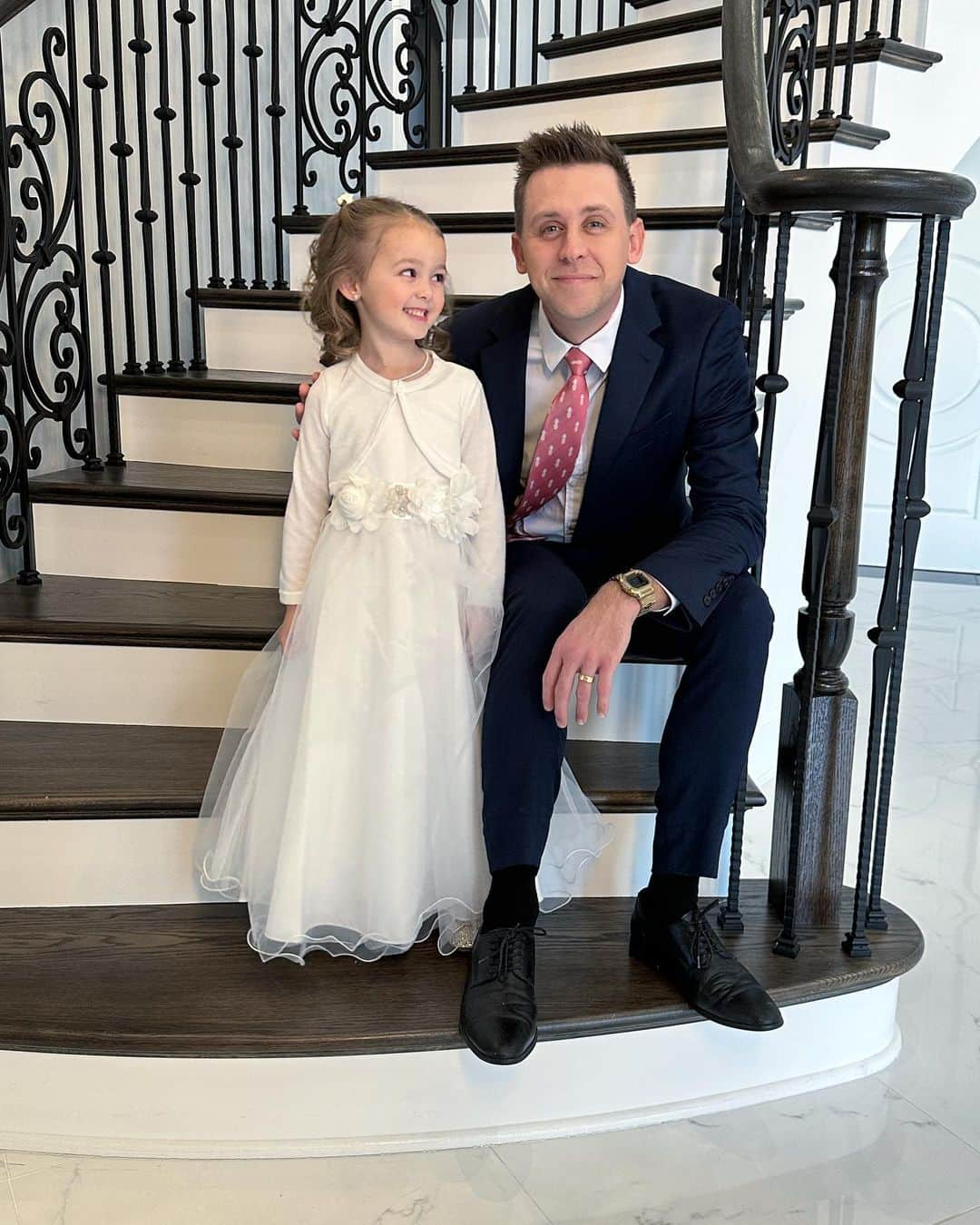 ローマン・アトウッドさんのインスタグラム写真 - (ローマン・アトウッドInstagram)「Our first father daughter dance ❤️」3月26日 10時37分 - romanatwood