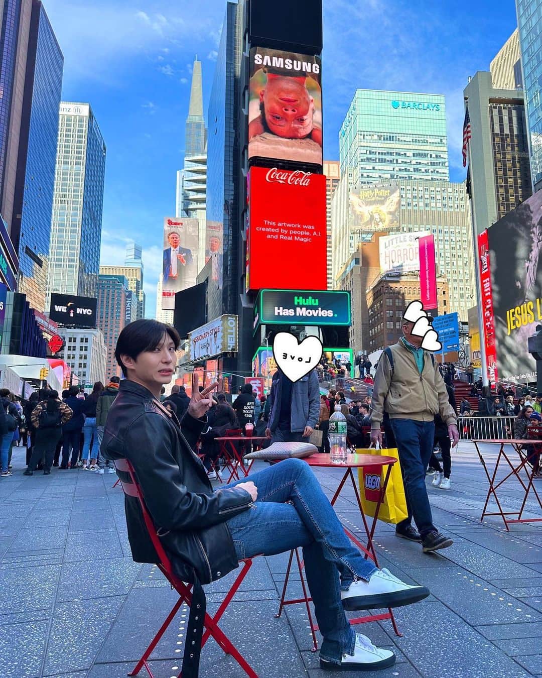 レオのインスタグラム：「🫥🌟」