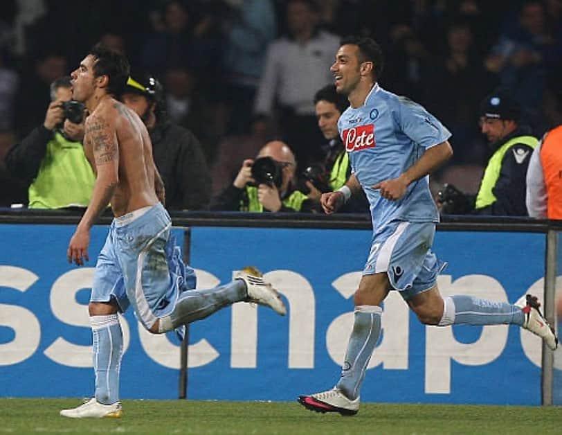 エセキエル・ラベッシのインスタグラム：「Tengo tantos lindos recuerdos  jugando en @officialsscnapoli ~ Un día como hoy 🔙 2010 #Forzanapolisempre 💙」