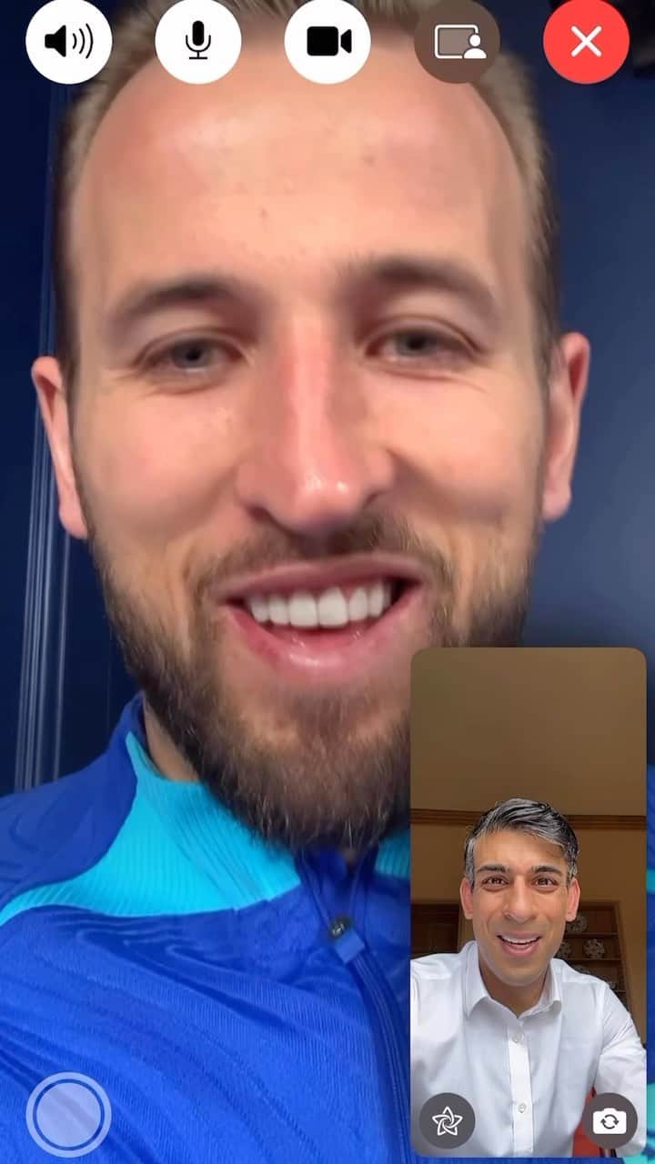 ハリー・ケインのインスタグラム：「Prime Minister 🤝 Record Breaker   @rishisunakmp calls @harrykane to congratulate him on becoming @england’s all-time top goalscorer #threelions #engukr」
